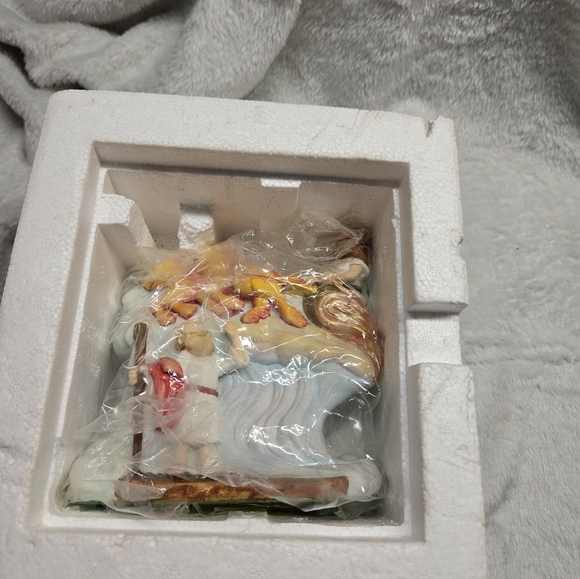 The Beginner's Bible Handcrafted Collectibles Figurine - Picture 8 of 9